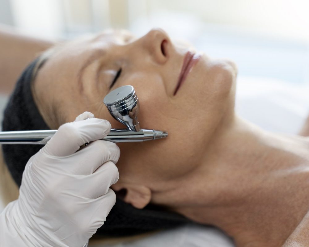 Caucasian woman receiving face oxygen peeling at cosmetology center. Facial skin treatment. Beauty skin. Beauty face. Cosmetology beauty procedure. Skin care SSUCv3H4sIAAAAAAAAA41PQY6DMAz8i88gQVNgw1eqHkJiUatAqsRstUL5ex1K1evmNOOJZ8YbkIMeBn1qqsFWZXtGVdY1uvLHmXOpdVef2lapRldQgDOM0NdK1arrOl3ppqvyK2AwkSz0G9A0rZGDYfIL9KIEXByGHaIj9oHMJCwVENnwGjHKmjAr3qOoO//4XbY8l4ISHtchg1T8c3YtwIy42L/sn3KRCc0edxHp/mQM85Ht+ZYrZvgIZGkZj05yip/fePGcd/cE9vZO7lh+n3EjmYacBetj8sahO+R1mIn5QwP+Ej6/v1NKL7xJFY+EAQAA